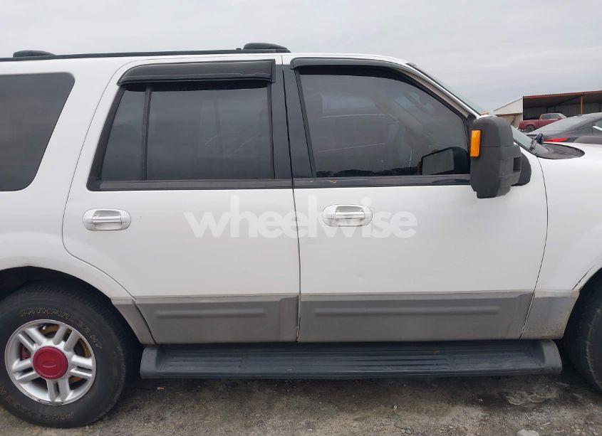 Photo 13 of 2003 Ford Expedition XLT (VIN 1FMFU16L63LA30060)