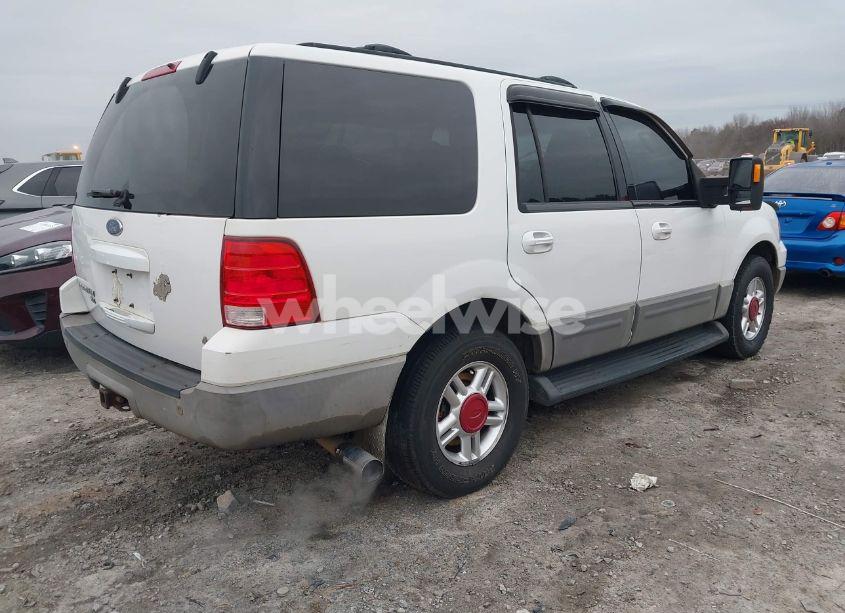 Photo 4 of 2003 Ford Expedition XLT (VIN 1FMFU16L63LA30060)