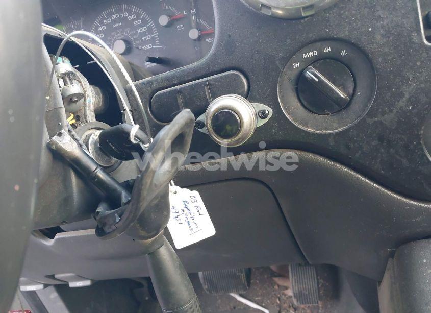 Photo 11 of 2003 Ford Expedition XLT (VIN 1FMFU16L63LC56132)