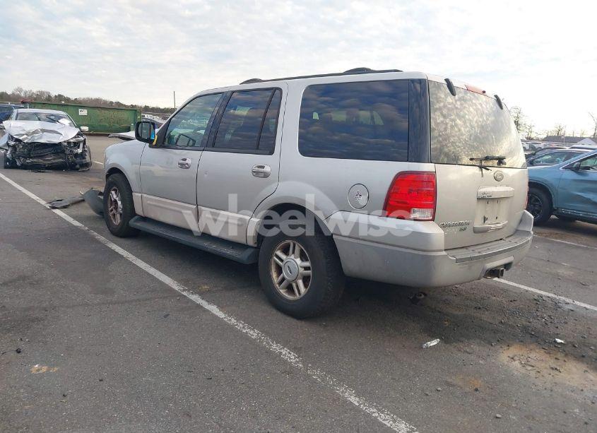 Photo 3 of 2003 Ford Expedition XLT (VIN 1FMFU16L63LC56132)