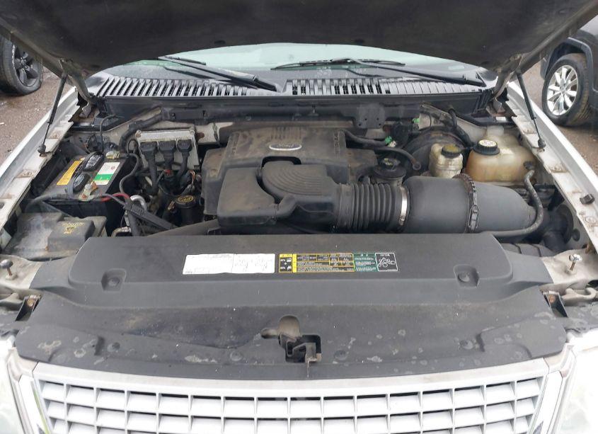 Photo 10 of 2004 Ford Expedition XLT (VIN 1FMFU16L84LB01843)