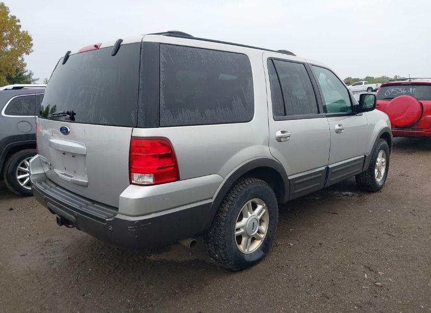 Photo 4 of 2004 Ford Expedition XLT (VIN 1FMFU16L84LB01843)