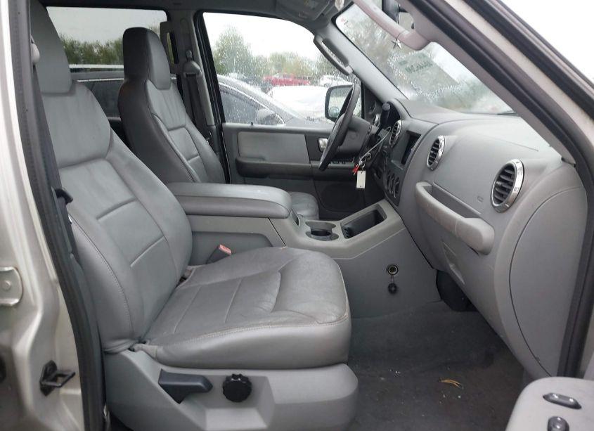 Photo 5 of 2004 Ford Expedition XLT (VIN 1FMFU16L84LB01843)