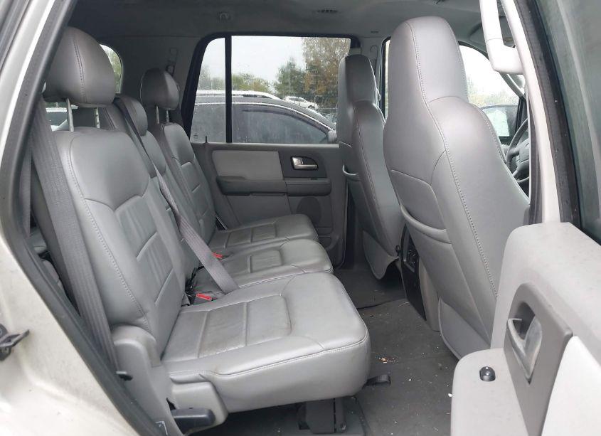 Photo 8 of 2004 Ford Expedition XLT (VIN 1FMFU16L84LB01843)