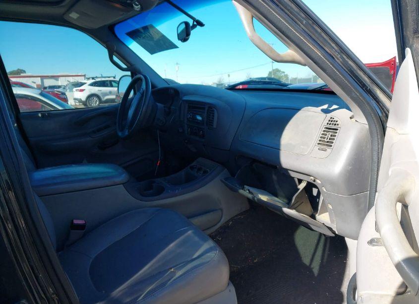 Photo 5 of 2001 Ford Expedition XLT (VIN 1FMFU16L91LB47872)