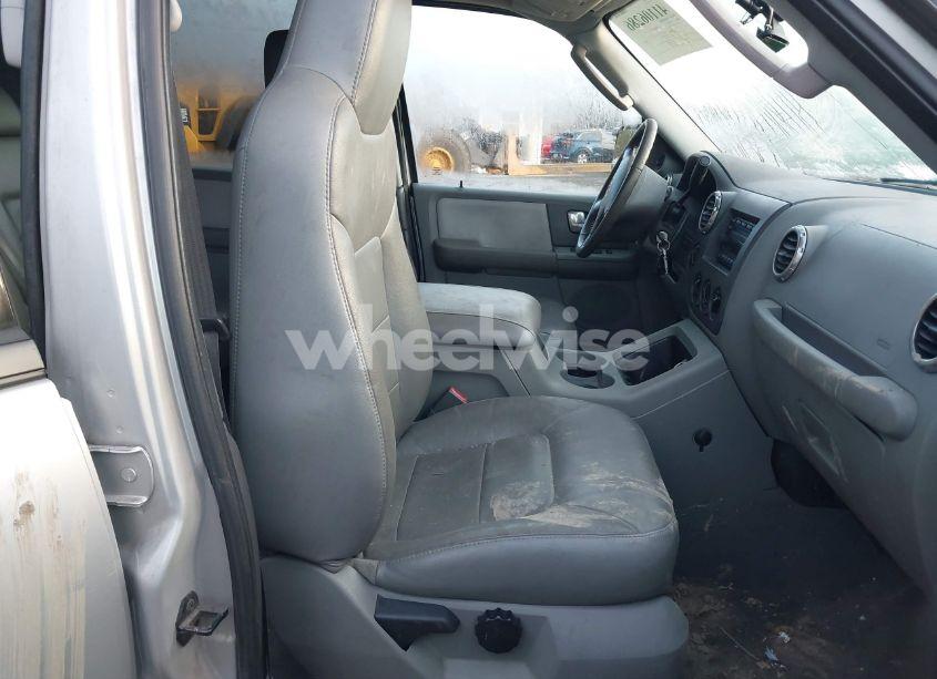 Photo 5 of 2004 Ford Expedition NBX/XLT (VIN 1FMFU16LX4LA77271)