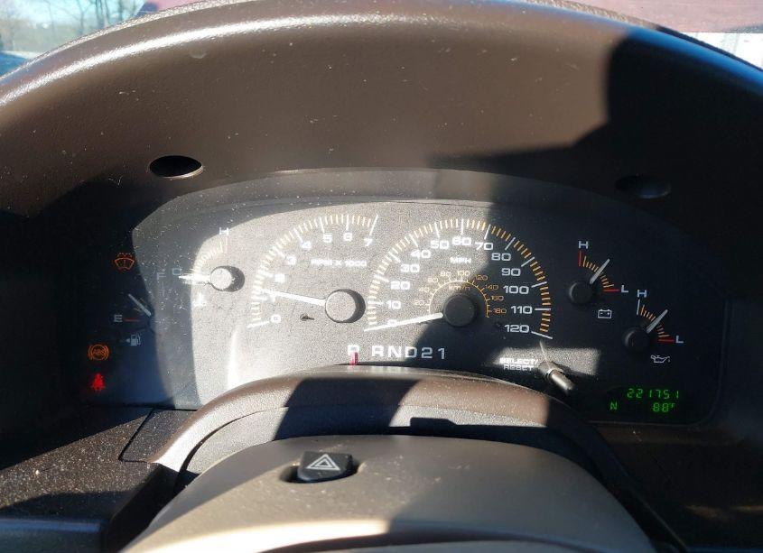 Photo 7 of 2003 Ford Expedition XLT/XLT PREMIUM (VIN 1FMFU16W33LA66346)