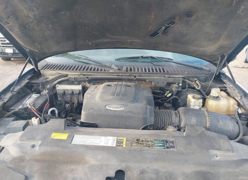 Photo 10 of 2003 Ford Expedition XLT (VIN 1FMFU16W43LA98139)