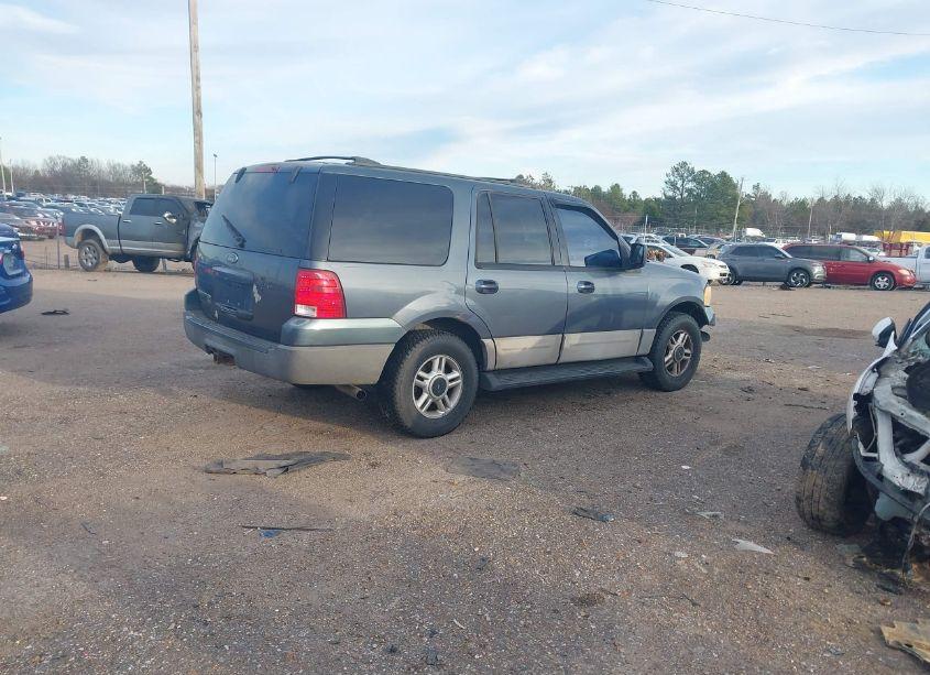 Photo 4 of 2003 Ford Expedition XLT (VIN 1FMFU16W43LA98139)