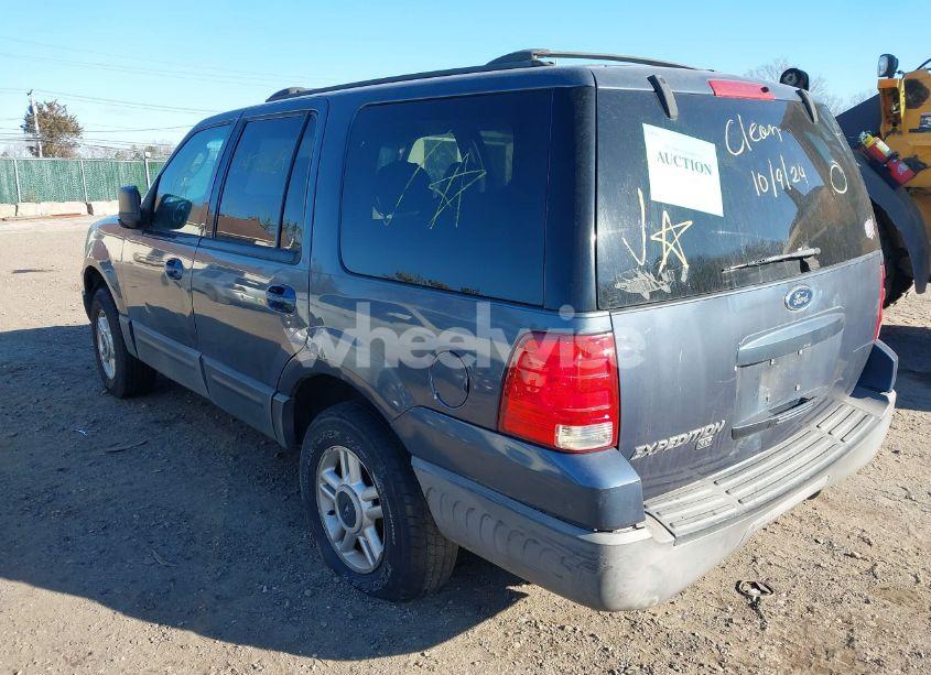 Photo 3 of 2003 Ford Expedition XLT (VIN 1FMFU16W73LA37027)
