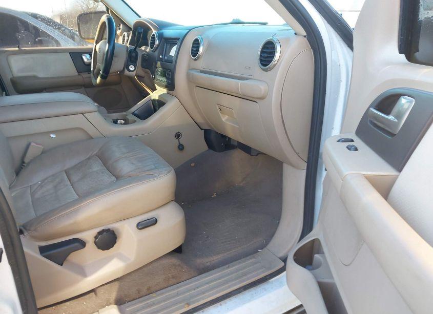 Photo 5 of 2004 Ford Expedition EDDIE BAUER (VIN 1FMFU17L64LA30995)