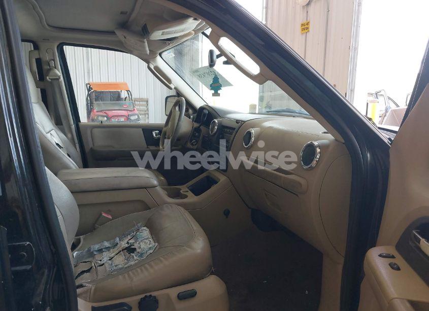 Photo 5 of 2005 Ford Expedition EDDIE BAUER/KING RANCH (VIN 1FMFU18525LA62439)
