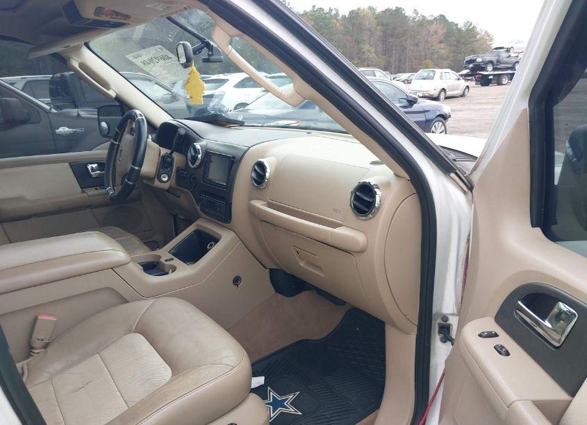 Photo 5 of 2005 Ford Expedition EDDIE BAUER/KING RANCH (VIN 1FMFU18595LA17725)