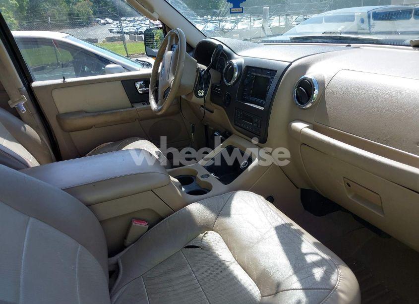 Photo 5 of 2005 Ford Expedition EDDIE BAUER (VIN 1FMFU18595LA50269)