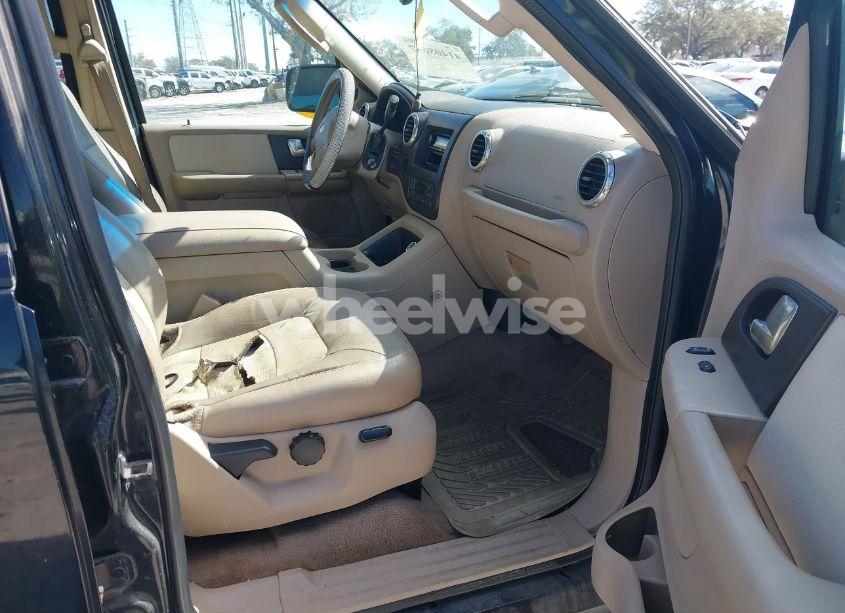 Photo 5 of 2004 Ford Expedition EDDIE BAUER (VIN 1FMFU18L04LB19749)