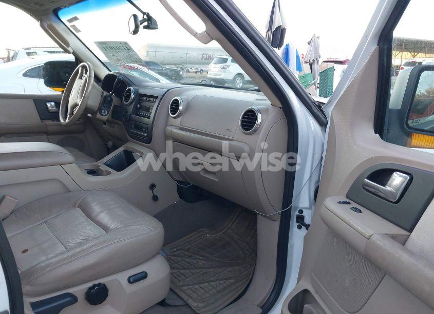 Photo 5 of 2003 Ford Expedition EDDIE BAUER (VIN 1FMFU18L13LB36784)