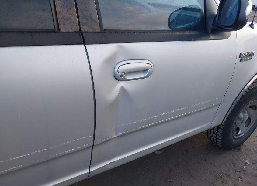 Photo 6 of 1997 Ford Expedition EDDIE BAUER/XLT (VIN 1FMFU18L3VLC01010)