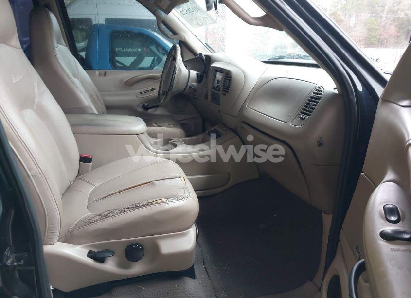 Photo 5 of 2000 Ford Expedition EDDIE BAUER (VIN 1FMFU18L3YLB93267)