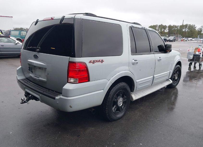 Photo 4 of 2004 Ford Expedition EDDIE BAUER (VIN 1FMFU18L44LA43839)