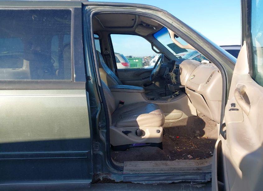 Photo 5 of 2000 Ford Expedition EDDIE BAUER (VIN 1FMFU18L4YLB10932)