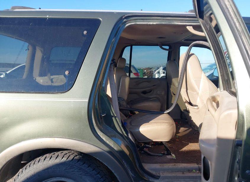 Photo 8 of 2000 Ford Expedition EDDIE BAUER (VIN 1FMFU18L4YLB10932)