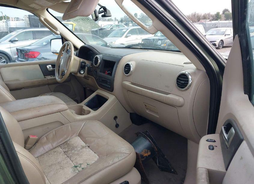 Photo 5 of 2003 Ford Expedition EDDIE BAUER (VIN 1FMFU18L53LB25982)