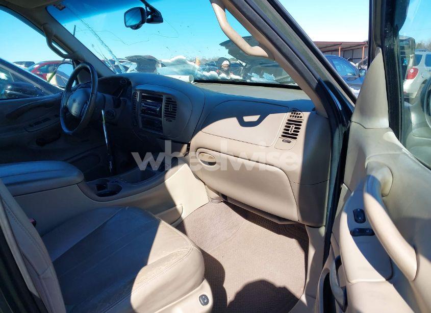 Photo 5 of 2001 Ford Expedition EDDIE BAUER (VIN 1FMFU18L61LA12734)