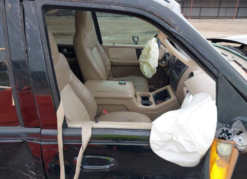 Photo 5 of 2004 Ford Expedition EDDIE BAUER (VIN 1FMFU18L74LA95997)