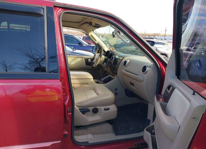 Photo 5 of 2004 Ford Expedition EDDIE BAUER (VIN 1FMFU18L74LB50562)