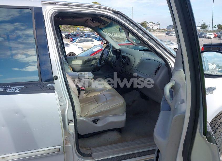 Photo 5 of 1997 Ford Expedition EDDIE BAUER/XLT (VIN 1FMFU18L7VLB17739)