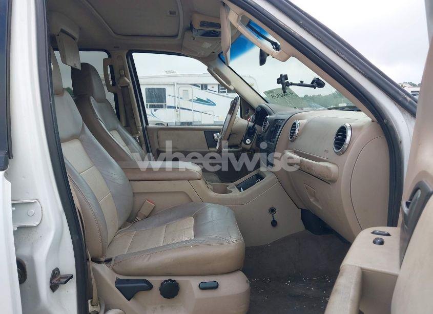 Photo 5 of 2003 Ford Expedition EDDIE BAUER (VIN 1FMFU18L83LB70379)