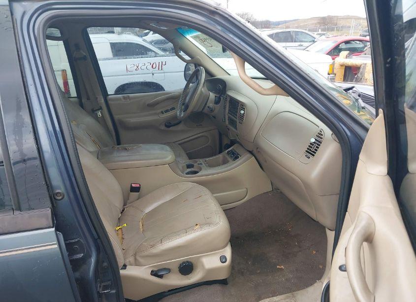 Photo 5 of 2001 Ford Expedition EDDIE BAUER (VIN 1FMFU18L91LA10590)