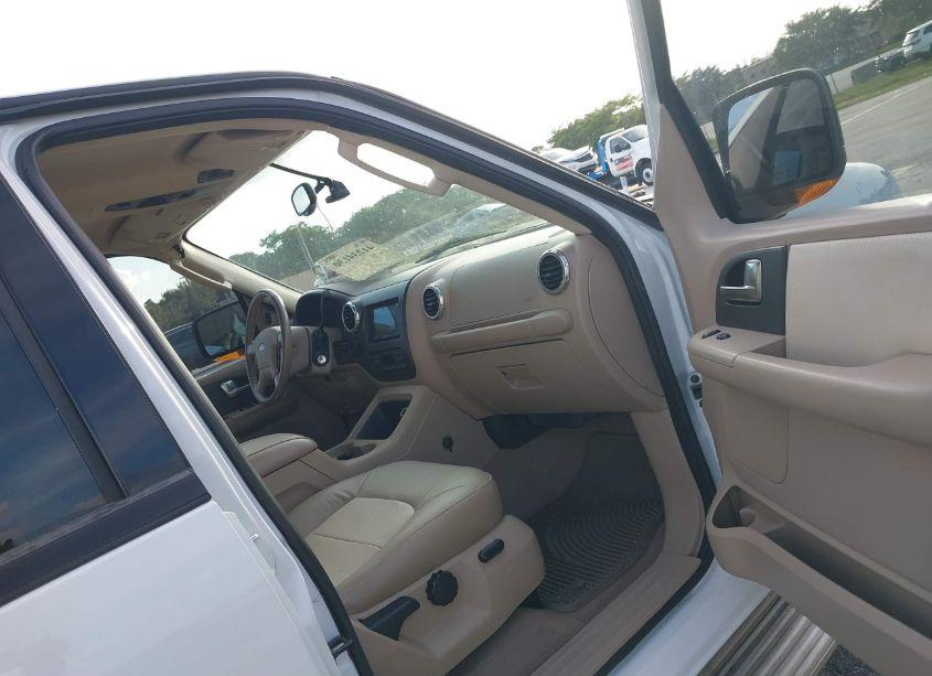 Photo 5 of 2004 Ford Expedition EDDIE BAUER (VIN 1FMFU18L94LA96018)