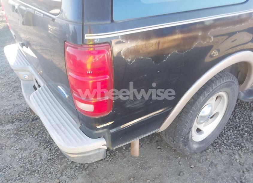 Photo 6 of 1997 Ford Expedition EDDIE BAUER/XLT (VIN 1FMFU18LXVLB22952)