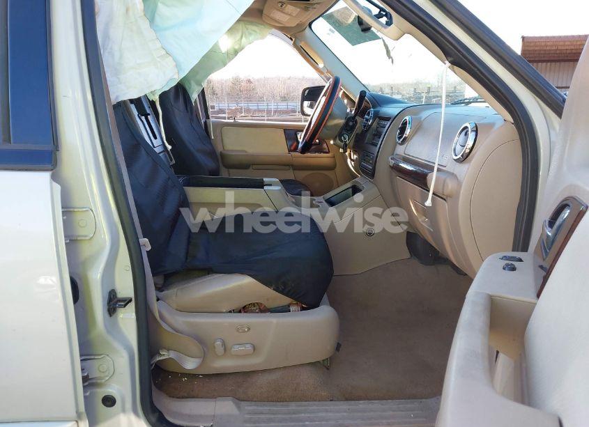 Photo 5 of 2006 Ford Expedition LIMITED (VIN 1FMFU19516LA36379)