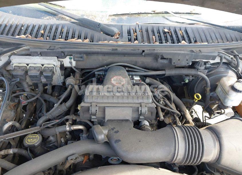 Photo 10 of 2005 Ford Expedition LIMITED (VIN 1FMFU19575LB00066)