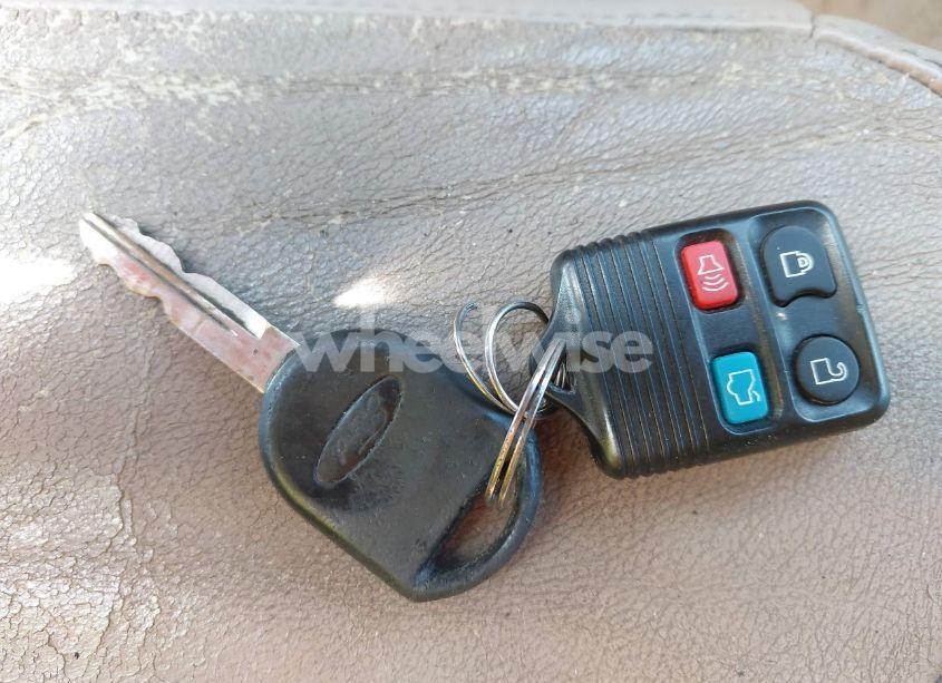 Photo 11 of 2005 Ford Expedition LIMITED (VIN 1FMFU19575LB00066)