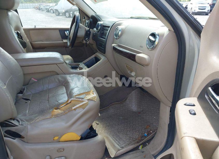 Photo 5 of 2005 Ford Expedition LIMITED (VIN 1FMFU19575LB00066)