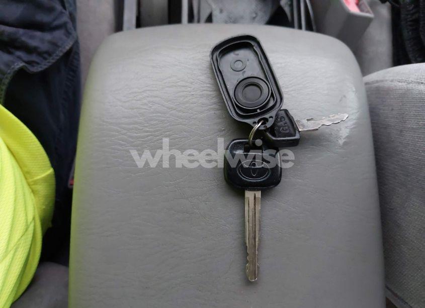 Photo 11 of 2002 Toyota Camry LE (VIN 1FMFU20545L******)