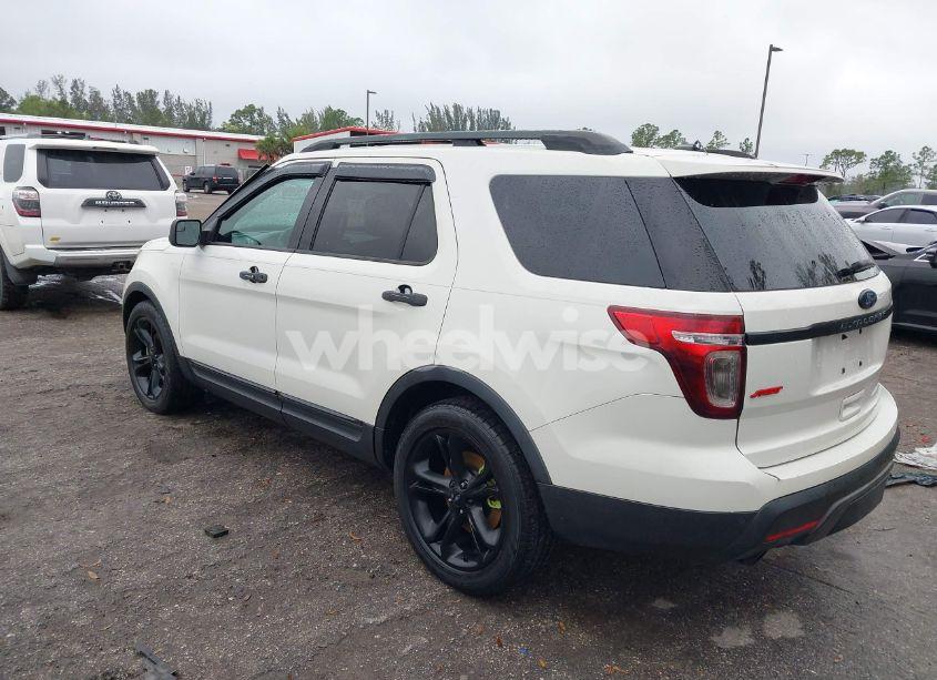 Photo 3 of 2011 Ford Explorer (VIN 1FMHK7B87BGA88270)