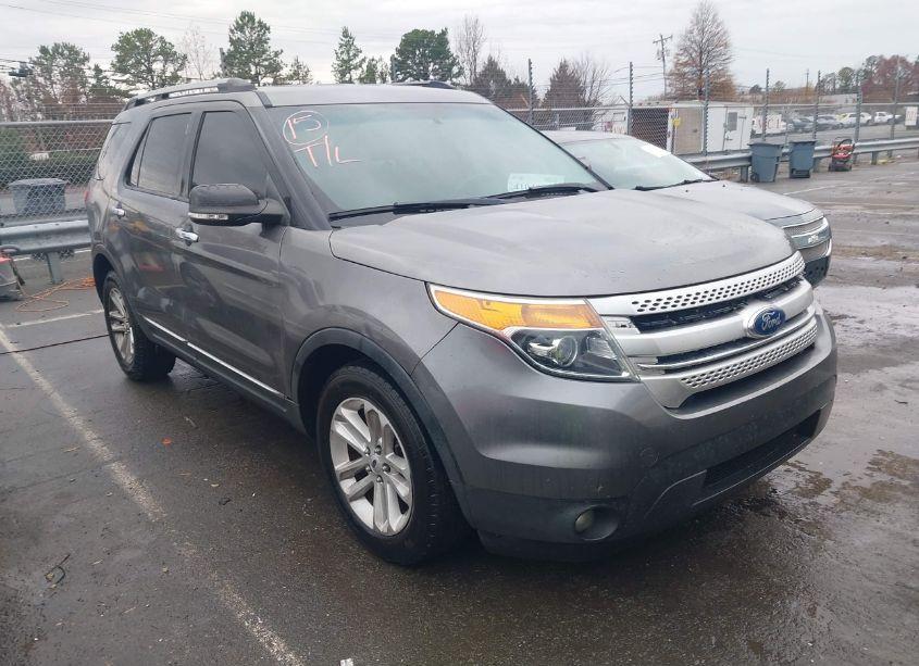 2012 Ford Explorer XLT (VIN 1FMHK7D80CGA19175) main photo