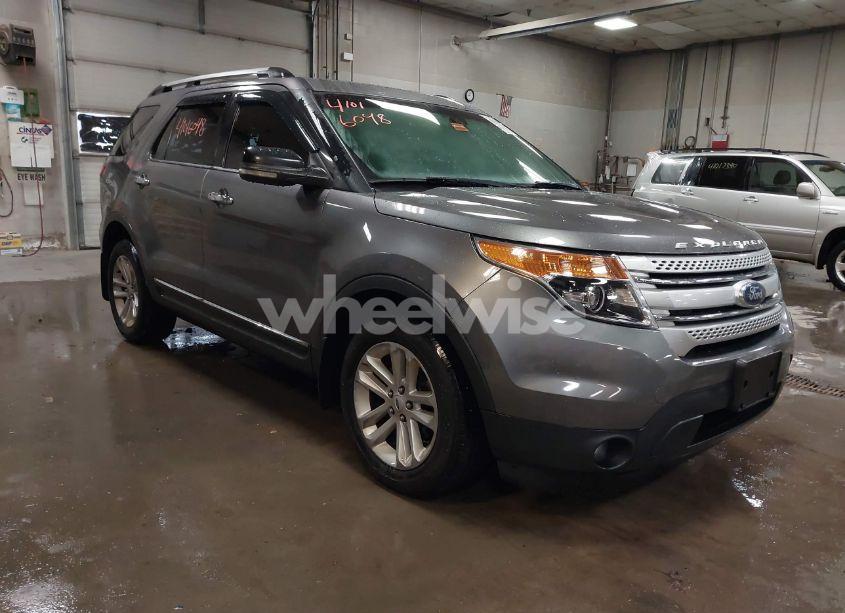 2012 Ford Explorer XLT (VIN 1FMHK7D80CGA27471) main photo
