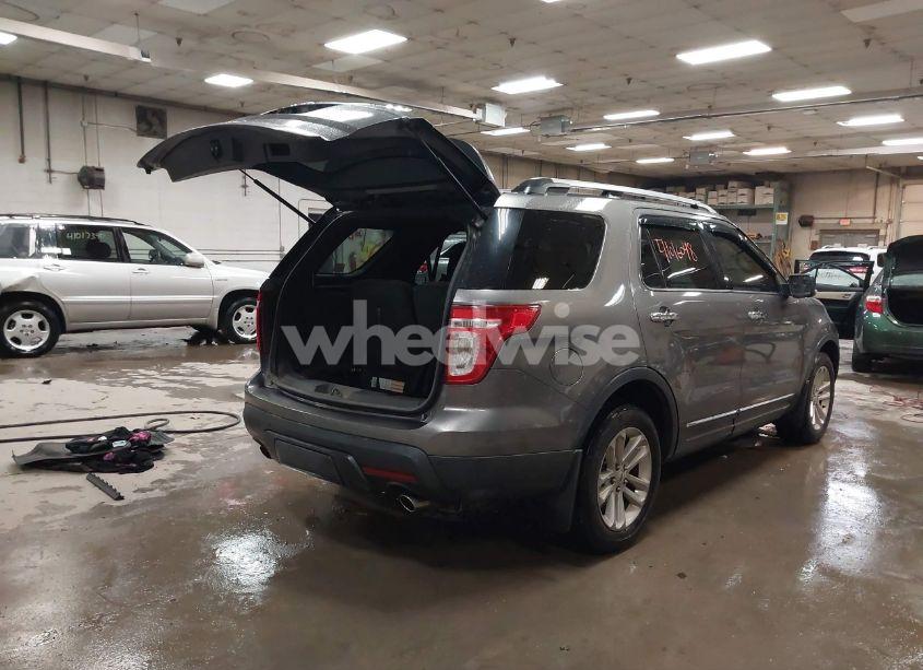 Photo 4 of 2012 Ford Explorer XLT (VIN 1FMHK7D80CGA27471)