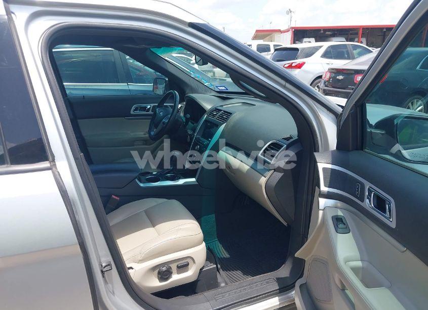 Photo 5 of 2012 Ford Explorer XLT (VIN 1FMHK7D81CGA67929)