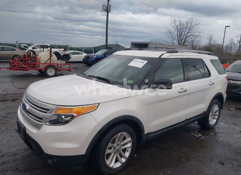 Photo 2 of 2011 Ford Explorer XLT (VIN 1FMHK7D82BGA44688)