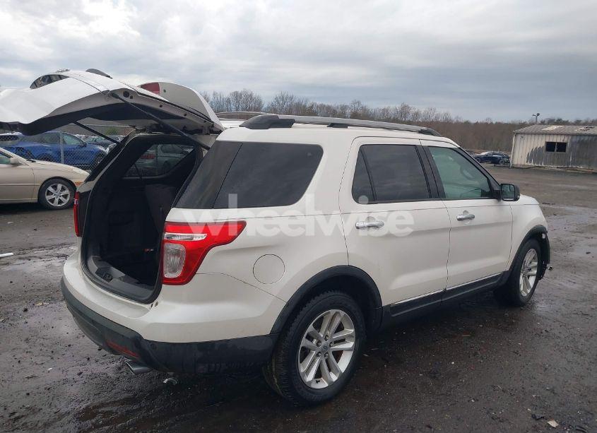 Photo 4 of 2011 Ford Explorer XLT (VIN 1FMHK7D82BGA44688)