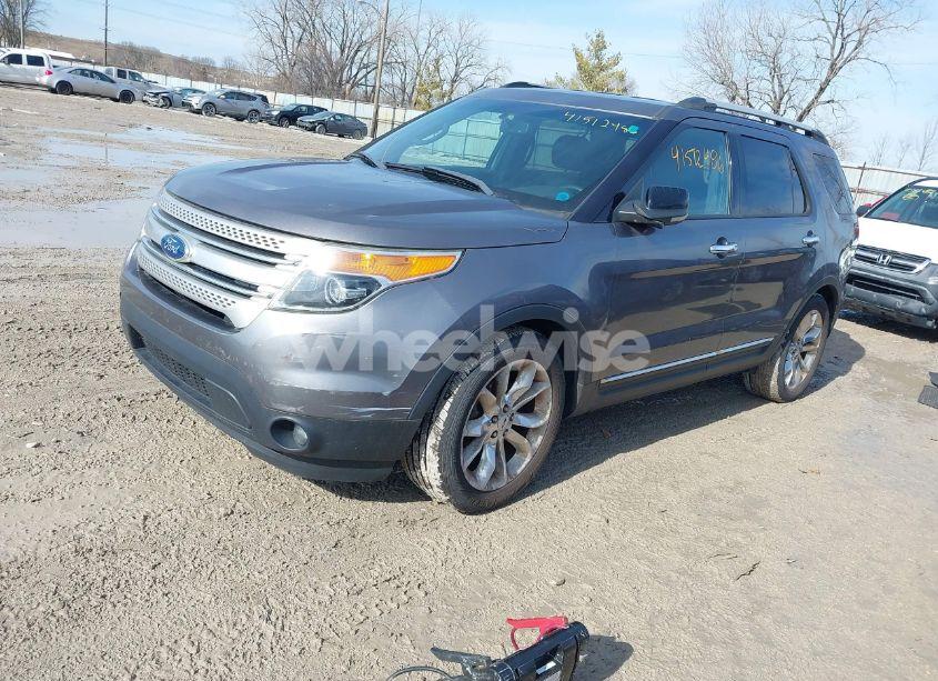 Photo 2 of 2012 Ford Explorer XLT (VIN 1FMHK7D82CGA16438)