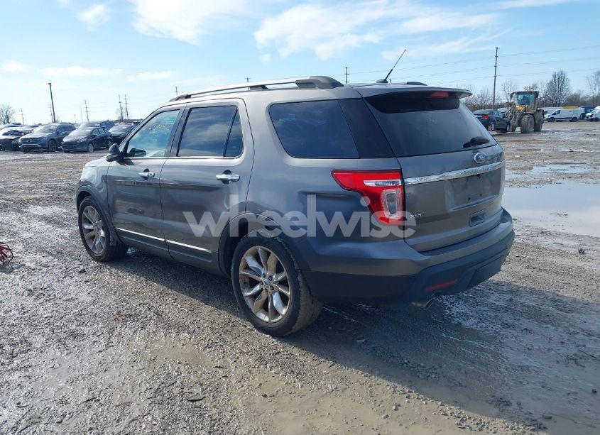 Photo 3 of 2012 Ford Explorer XLT (VIN 1FMHK7D82CGA16438)