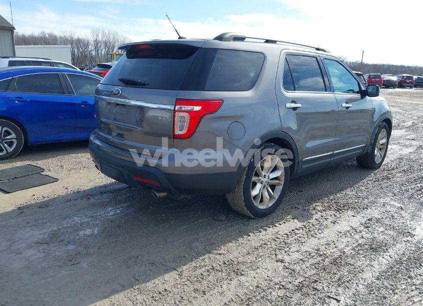 Photo 4 of 2012 Ford Explorer XLT (VIN 1FMHK7D82CGA16438)