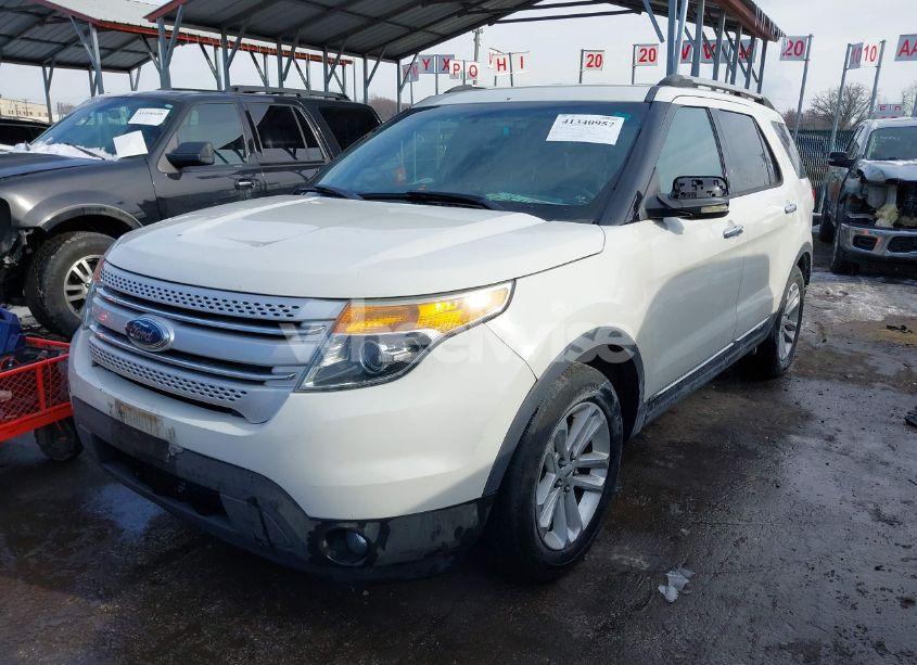 Photo 2 of 2012 Ford Explorer XLT (VIN 1FMHK7D83CGA21602)